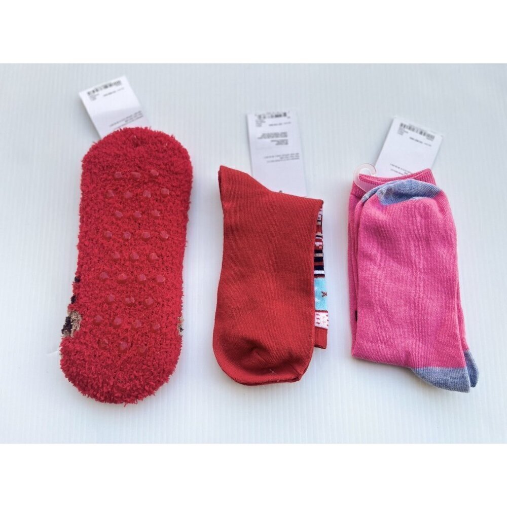 3 Mix it Pawsitive Red Holiday crew Socks and holiday slippers Shoe Size 4-10 - Picture 5 of 11